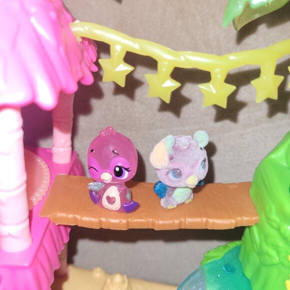 Hatchimals CollEGGtibles Tropical Island Party Playset - Picture 6 of 15